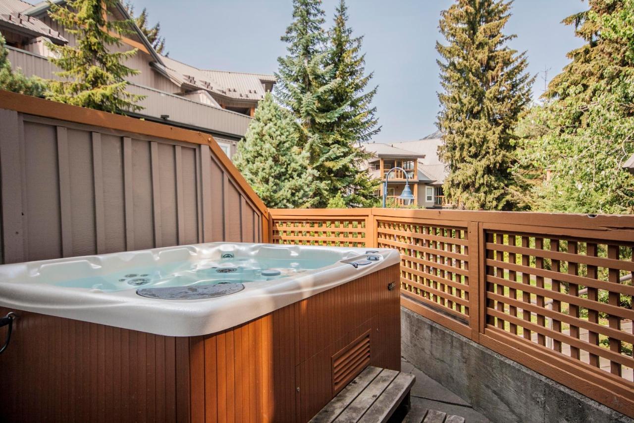 Вилла Amazing Location With Private Hot Tub By Harmony Уистлер Экстерьер фото